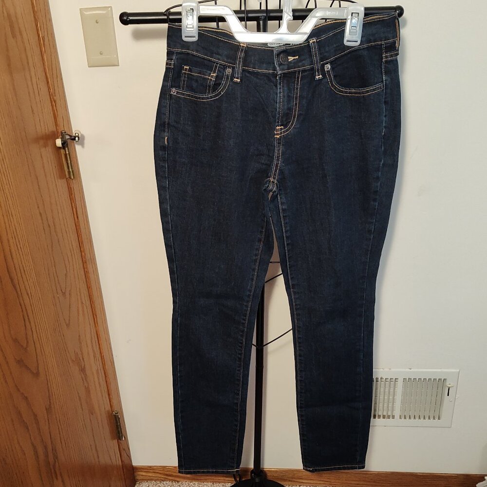 Old Navy The Flirt blue jeans, excellent used condition, size 4 short